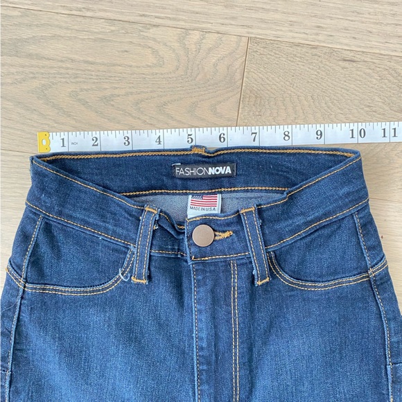 Super High Waist Jeans - Dark Wash - Picture 9 of 12